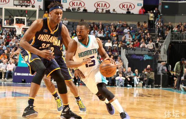 年轻棋手正 年轻棋手正